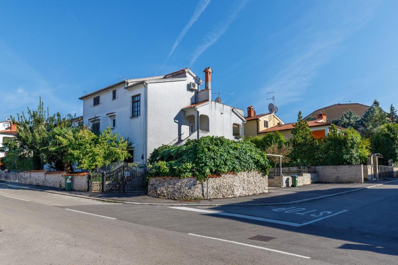 Three-bedroom Stojanovic In *