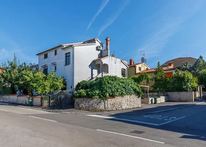 Three-Bedroom Apartment Stojanovic In Porec